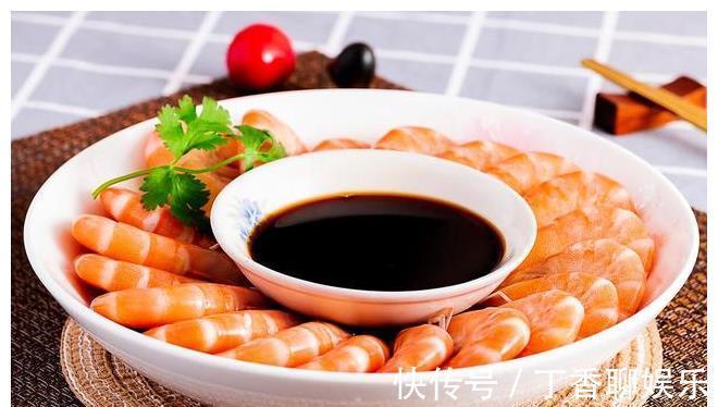 大虾|煮冻虾时,不要直接入锅,多加1个步骤,虾肉鲜嫩Q弹
