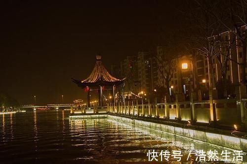 夜跑|坚持跑步身体棒,那么早上跑步还是晚上跑步好?告诉你答案