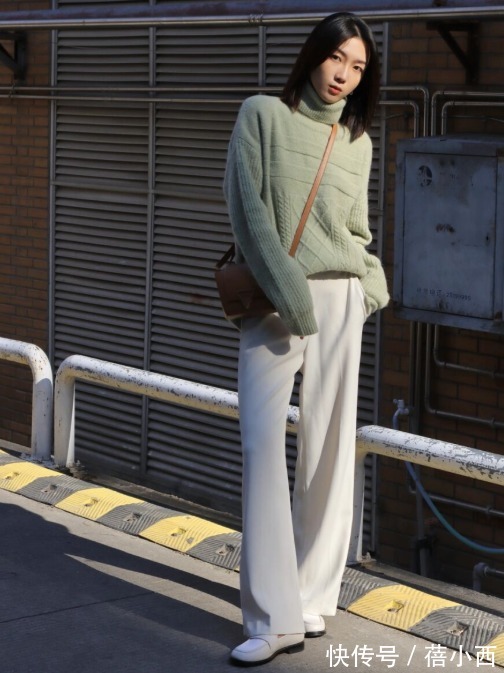 百搭 早春最chic的穿搭法!“毛衣+阔腿裤or西装”,简约百搭且不挑人