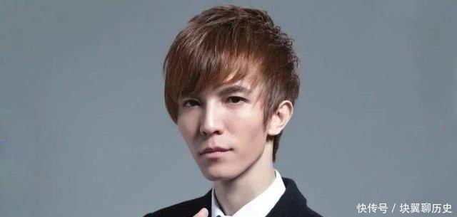 贾平凹&跨界最成功的作家,人民大会堂都邀请他题字,书法水平呈两两极化