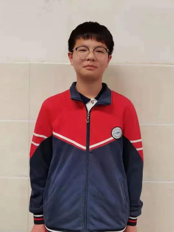 规范仪容仪表 做最美一二二学子