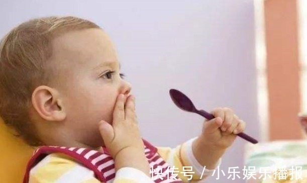 磨牙棒|医生劝诫:此物不给孩子吃,发育慢出牙晚,别当坏毛病,都是教训