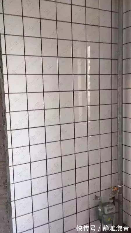 锯齿状|卫生间贴墙砖万万要盯紧,太多工人少了这一步!刚入住就空鼓脱落