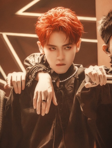 《青春有你》位置測評妝發(fā)好評，胡春楊紅發(fā)驚艷，姚弛似白馬王子