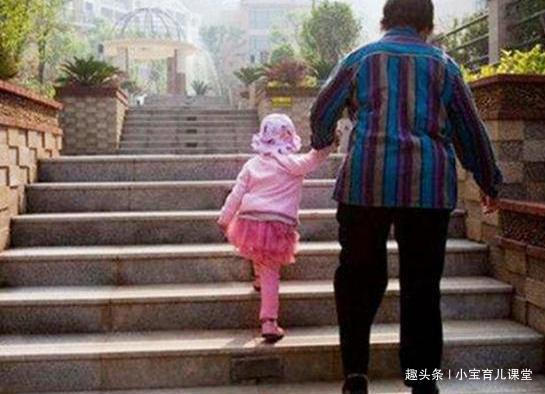 小美|“尽量别帮女儿带娃”，一位姥姥的建议很诚实，值得儿女去反思