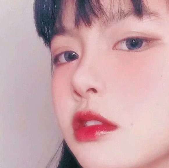 嘟嘟唇|“笑起来好看”的女生,嘴唇会有“3特征”,中一个“脱单”易如反掌