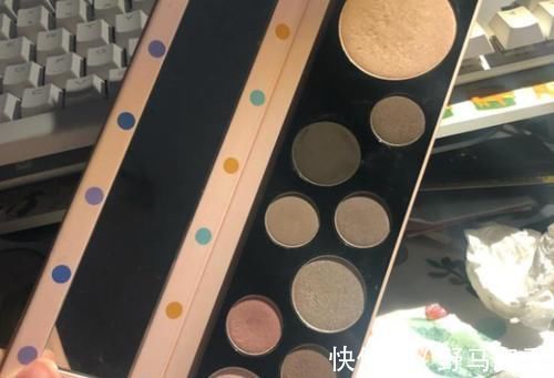 l眼妆总是画不好?分享5款值得入手的“眼影盘”,让眼妆持久在线