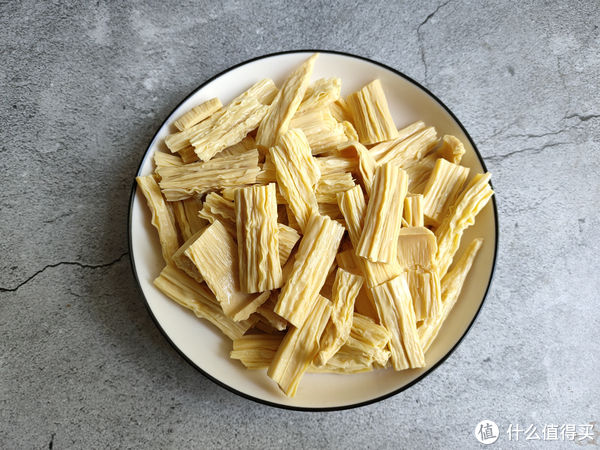 自从学会腐竹这个新做法,我家每周吃三次,麻辣鲜香、解馋又下饭