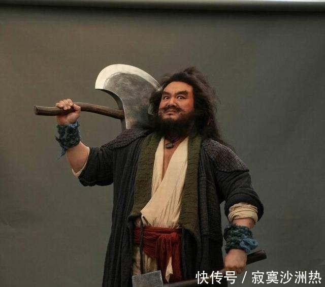 对宋江|李逵喝下毒酒后,才真正识破宋江真实嘴脸,说了19个字,字字诛心!