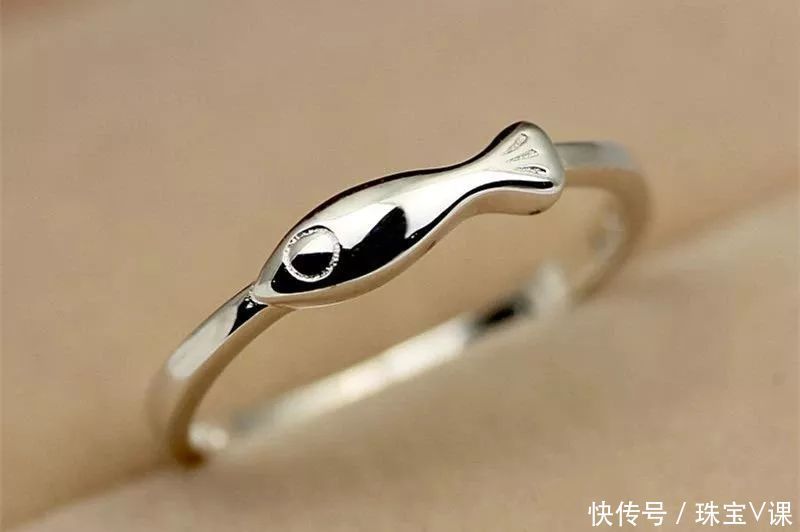 说女人戴了硬银会出事?今天告诉你真相