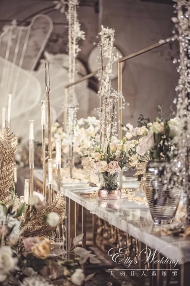 精致饱满又不失时尚感的香槟色系婚礼，这种风格的婚礼你喜欢吗