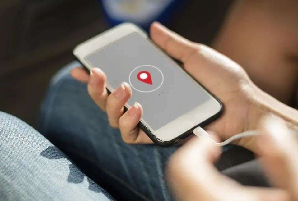 不起|比特斯拉充电还贵的共享充电宝？充电宝都要用不起？到底闹哪般？