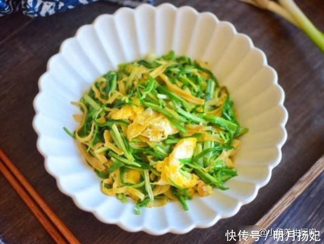 端午将至,多给家人吃此菜,每天炒一盘,简单易学,孩子长个头