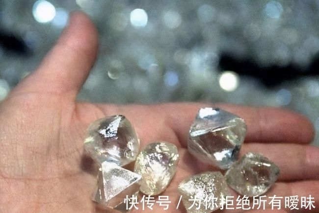 gai 10000亿克拉钻石坑在俄罗斯被发现,钻石价格会暴跌吗?