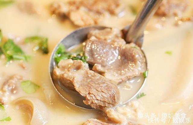 炖羊肉汤时，此2味料缺一不可！多数人不知道，难怪肉不香膻味重