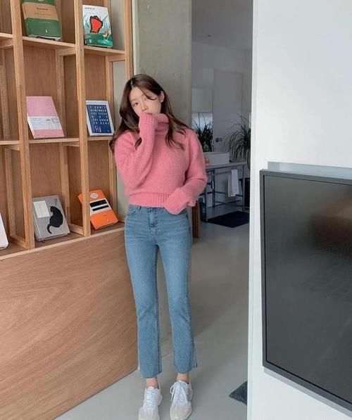 卫衣 + 靴子,毛衣 + 阔腿裤,这20套早春穿搭,好看极了