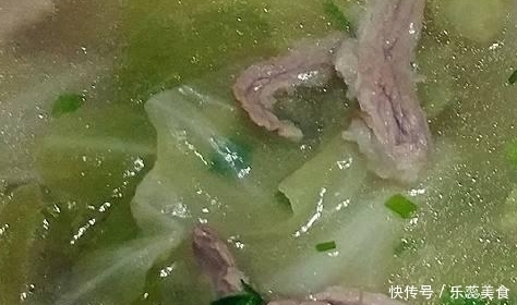 餐桌上|以下四道家常菜,好吃又不贵,是周末餐桌上少不了的