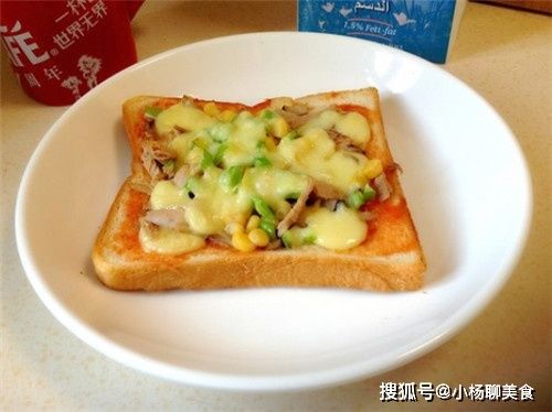 想吃披萨不用买,十分钟做一盘,不揉面不醒面,酥脆喷香,用料足