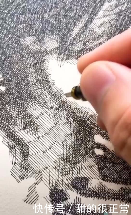 画叉|奇闻:高手在民间,艺术家用画叉的方式作画,画完时让人眼前一亮