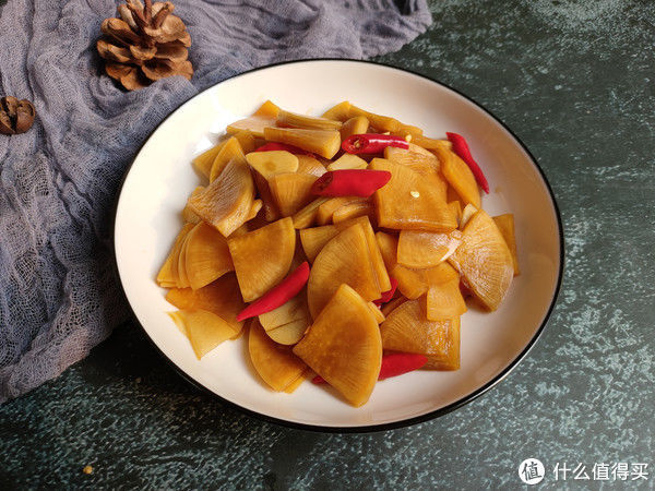 酒店里不外传的秘制酱萝卜,泡半天就能吃,酸甜微辣嘎嘣脆