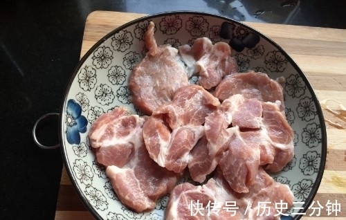 教你爽口下饭的凉拌梅花肉，营养美味超好吃，孩子们特喜欢