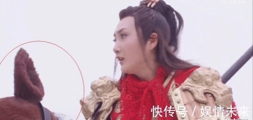 |“欺骗”观众的搞笑穿帮镜头，网友：导演你过来，我保证不打你