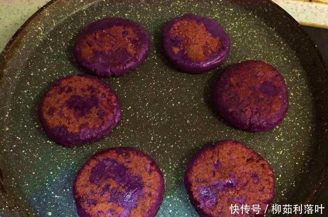 好吃|简单易做的早餐饼,软糯香甜,无油低脂,平底锅就搞定,真好吃