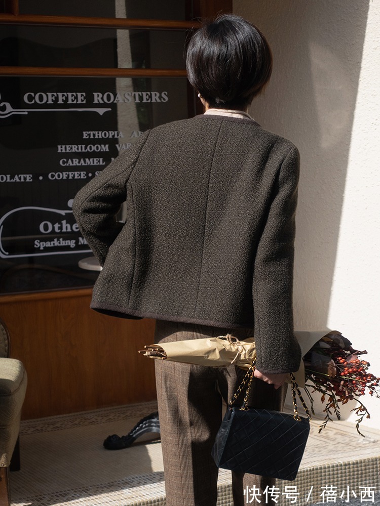 裙装|甭管配裤子还是半身裙,“毛呢外套”都是2022最火单品,超显气质