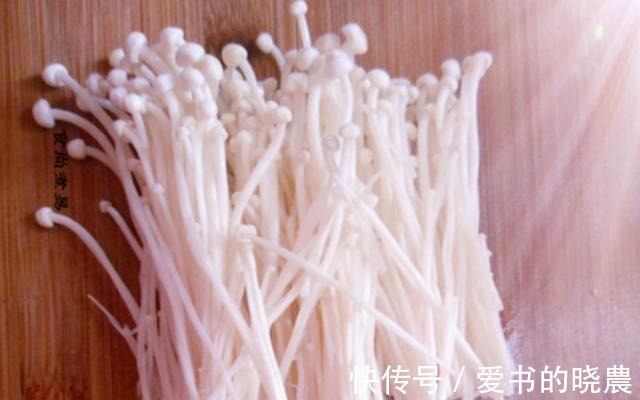 天一冷，常给孩子喝这汤，10分钟就上桌，营养极高，再贵也别省！