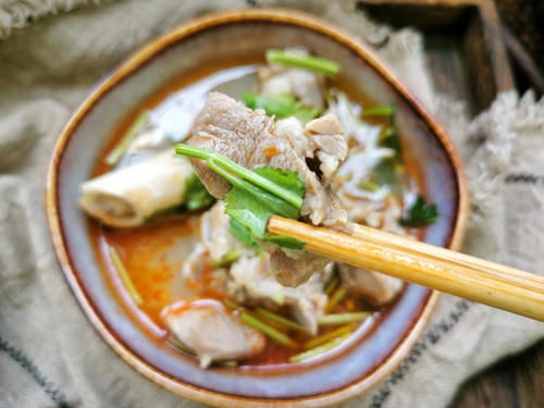 鲜美|煮羊肉汤,最忌讳放这调料,否则一锅肉都白煮了,汤不鲜美特难吃