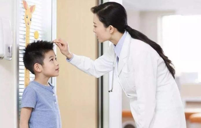 骨骼|孩子身高进入“猛长期”,会有3种不适,抓住机会多长几厘米