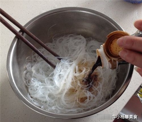 经典|人称“下饭小助手”，5块钱做一盘，劲道软滑，是川菜中的经典