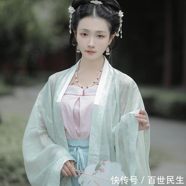 汉服中的“破裙”是什么是破了的裙子吗看完才知道是我想错了