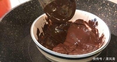 巧克力饼干别再买着吃了,不用水不用油,而且不用烤,在家就能做