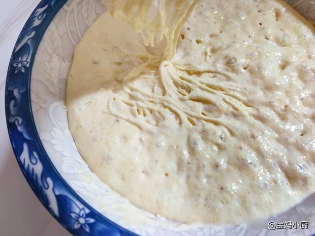 玉米面,这吃法50斤都不够,不糙,暄软像面包,连小孩都吃不停