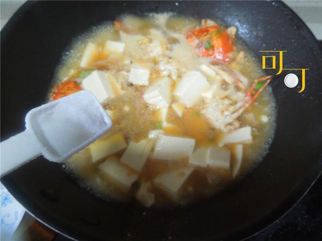 所费不多,却非常鲜美的花蟹豆腐汤,我们一家人都很喜欢喝