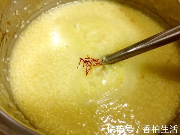 米油|煮小米粥，别直接冷水下锅煮！教你2招，米粥粘稠浓郁，米油厚厚