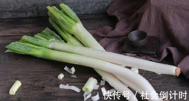 解馋|入秋后，遇到此菜别手软，维C是苹果的7倍，隔三差五吃一点特解馋