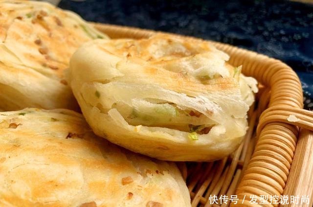 天冷,早餐女儿就爱这一口,外酥里软,一咬掉渣,顶饱又抗饿