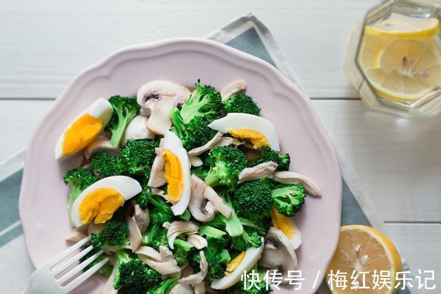 血脂|高血脂每天吃一个鸡蛋可以吗？蛋黄还能吃吗？辟谣来了