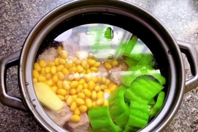 排骨|夏季，经常熬夜要多喝这汤，3样食材简单一煲，汤鲜味美，还下火