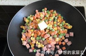 懒人菜谱，咖喱炒饭，做法简单，美味无法停止，5分钟搞定