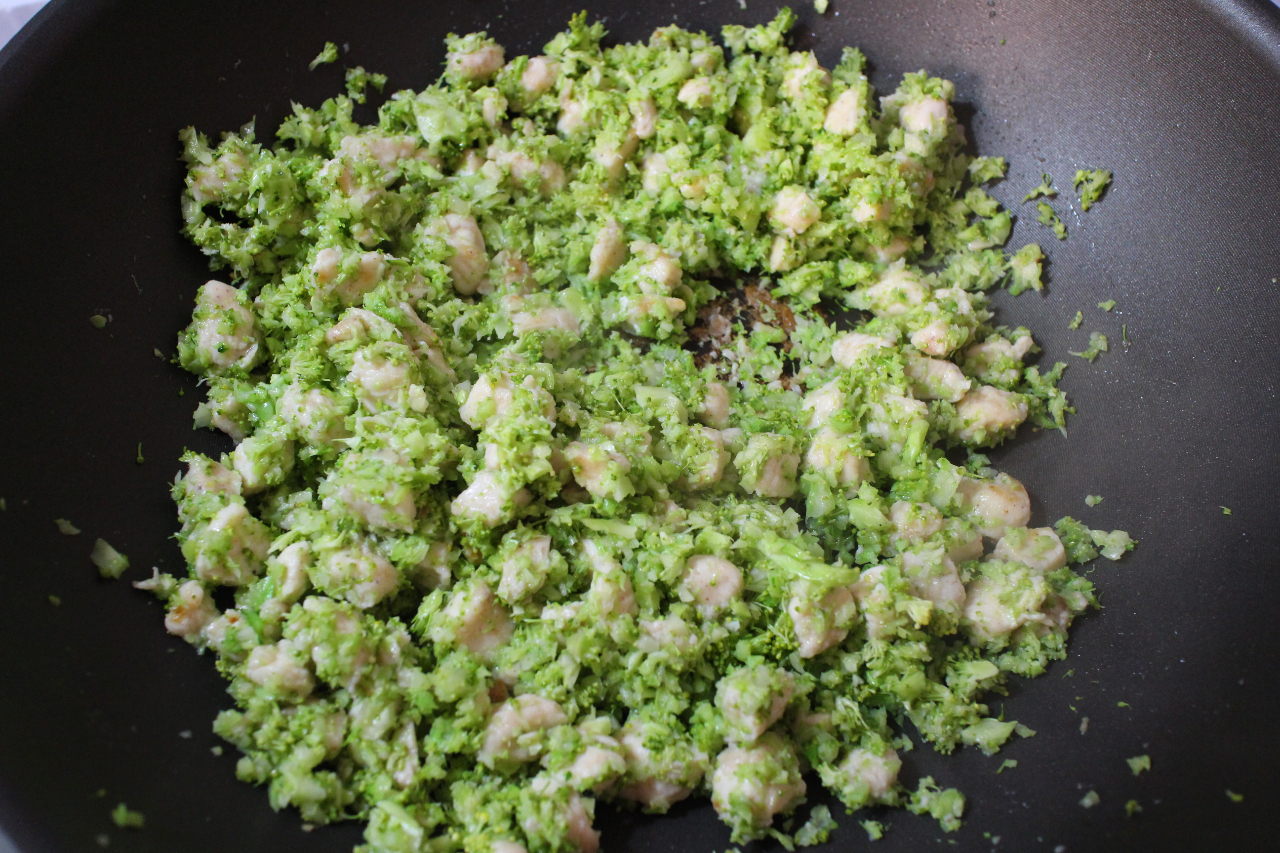 鸡胸肉|这狠心女,不吃米不吃面,天天吃此炒饭,一个月从女胖子瘦成女神