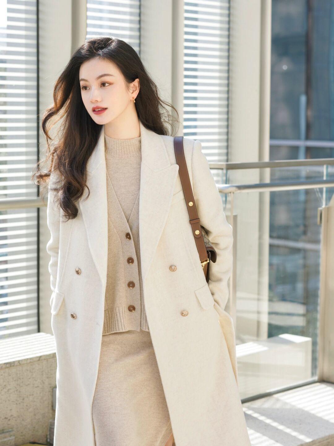 半身裙 穿衣懂搭配气质更出众,看看这些优雅高级的大衣搭配,保暖又时髦