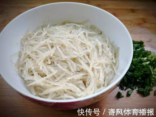 冬季遇到此菜别手软,一次囤10斤,不怕过期,随手一炒越嚼越香