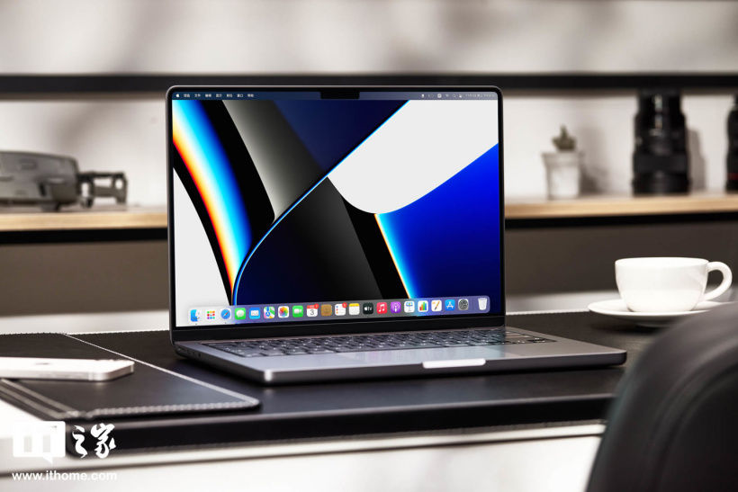 OLED|消息称苹果首款 OLED MacBook 将延迟，microLED 暂未显露痕迹