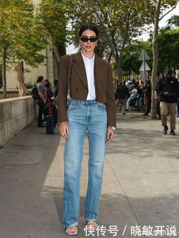 初冬火了一种穿搭,叫“西装+直筒裤”,简约优雅又高级