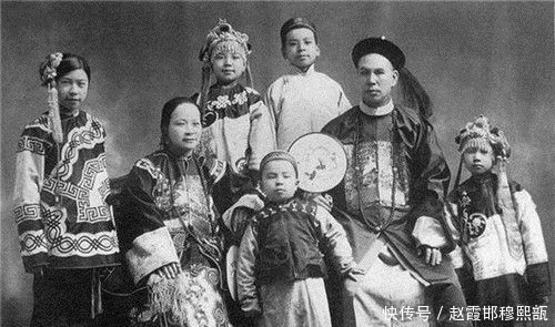 形象|清朝官员的真实形象百官上朝交头接耳，和珅的长相堪比四大美男