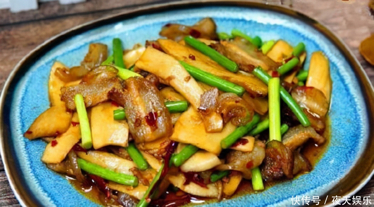 人到中年,常吃三种食物,杀菌排毒,养护血管,增强抵抗力