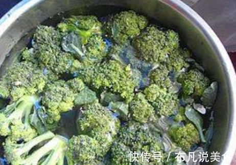 西兰花的新做法，只需筷子搅一搅，美味营养，色香味俱全！